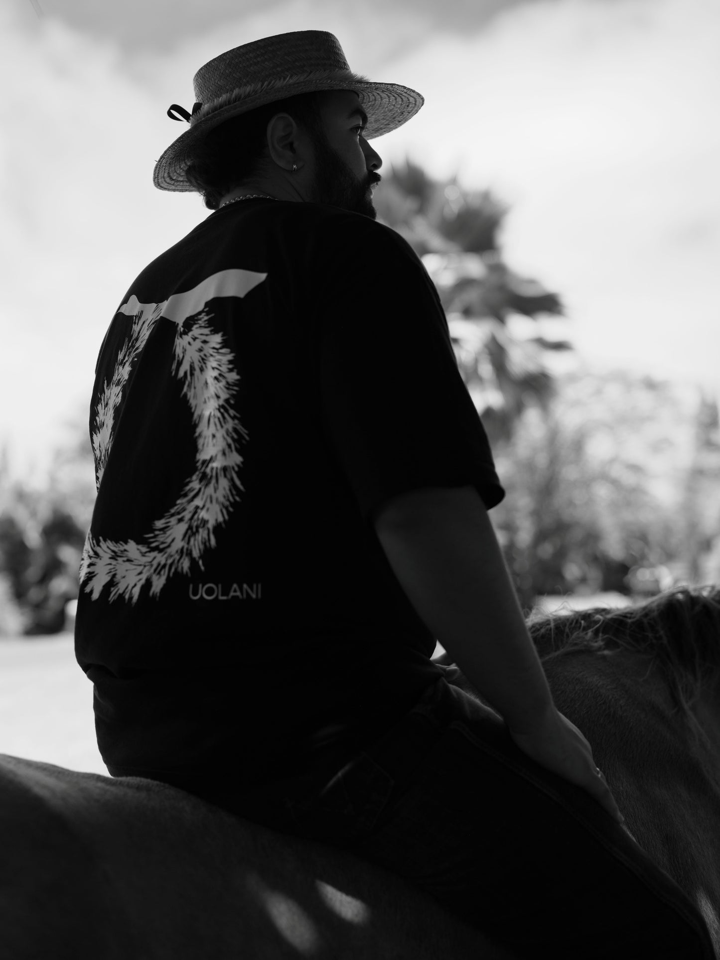 LEI PIKO T-SHIRT (BLACK)