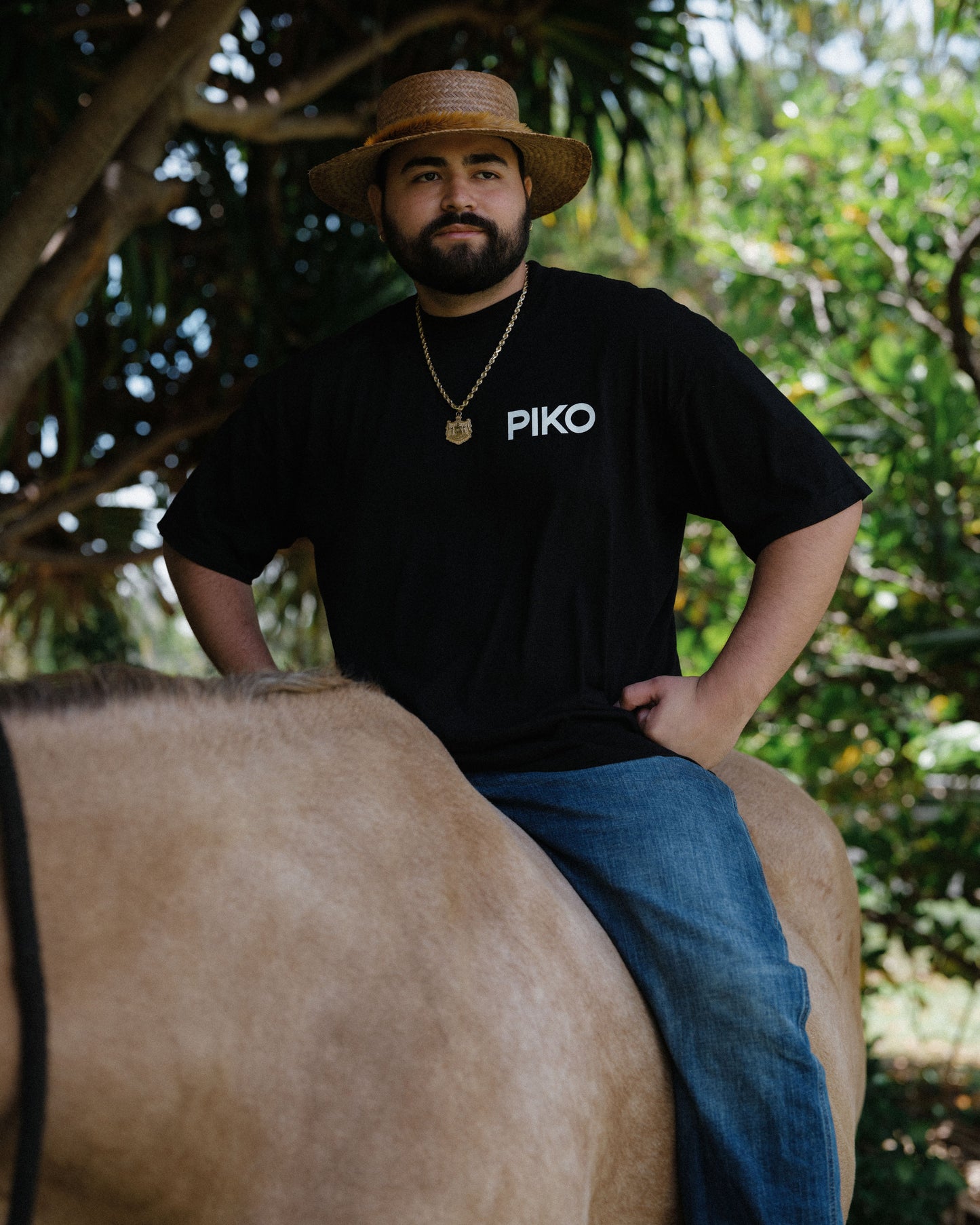 LEI PIKO T-SHIRT (BLACK)